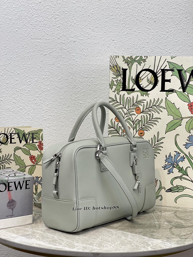 Loewe專櫃2022新款全皮純色手提肩背斜挎女包 羅意威大號Amazono手提包 10521 lyw1434